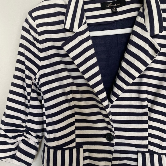 White and dark blue, one button, 3/4 sleeves - Picture 2 of 3